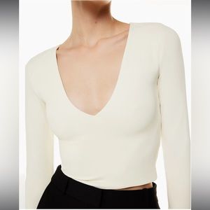 Aritzia Babaton Contour V-Neck Longsleeve Size Small
